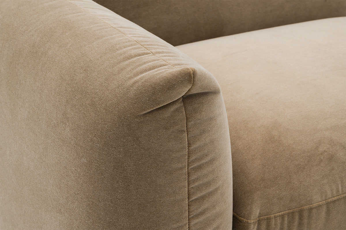 Sofa welurowa - czy welur sprawdza się na co dzień?