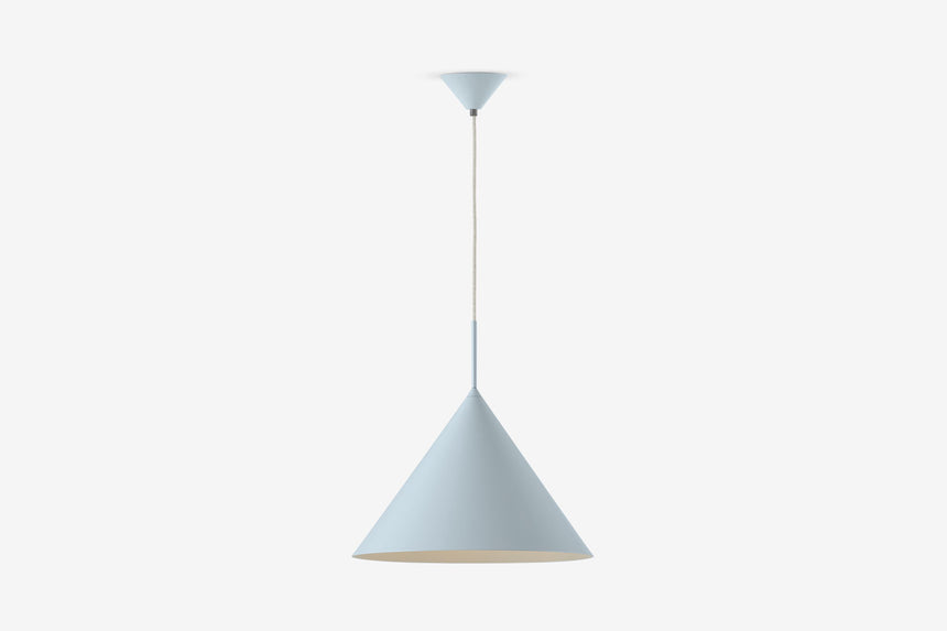 Jasnoniebieska lampa wisząca z szerokim stożkowym kloszem